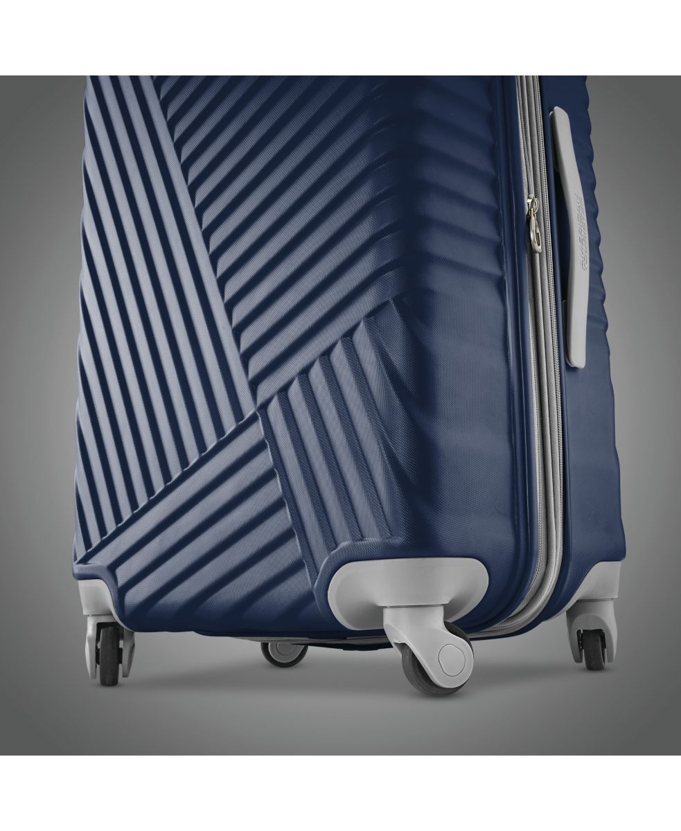 CLOSEOUT! Tribute DLX 28" CheckIn Luggage Die besten Deals und