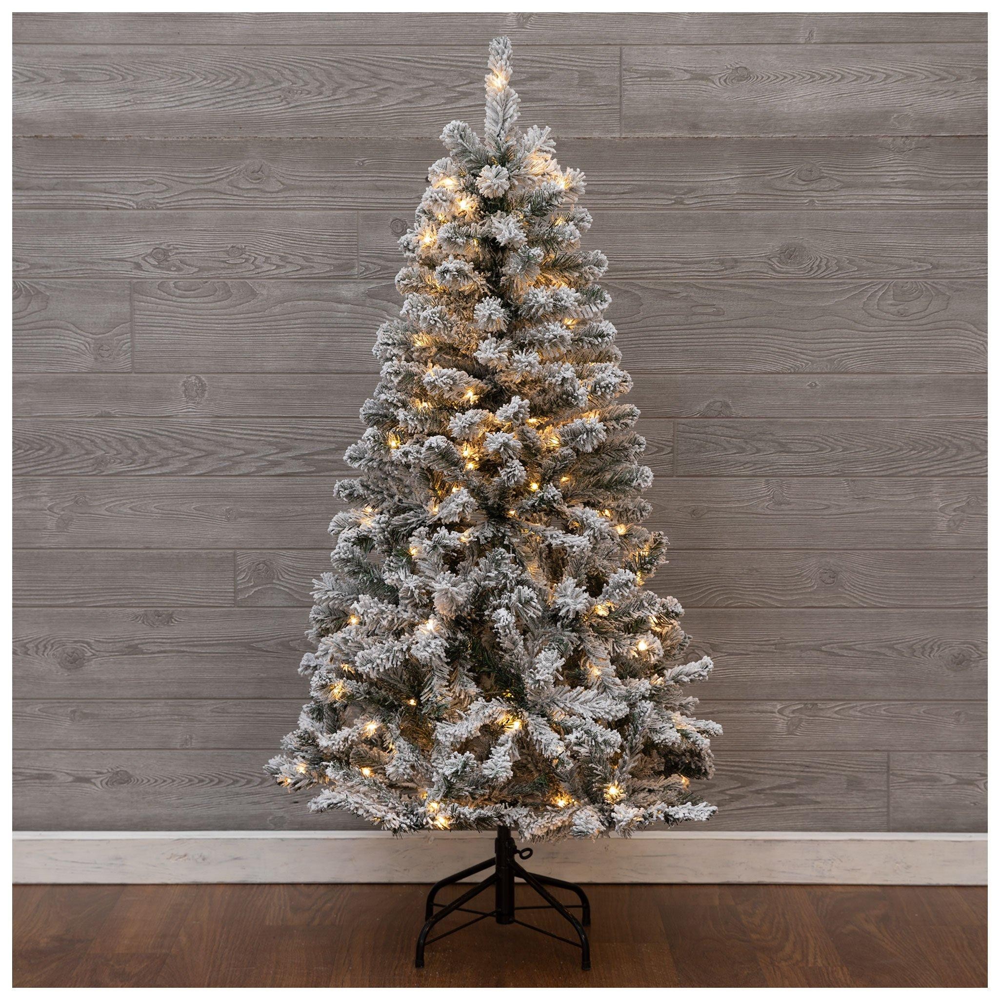 Mejores ofertas e historial de precios de Flocked Monarch Pine PreLit