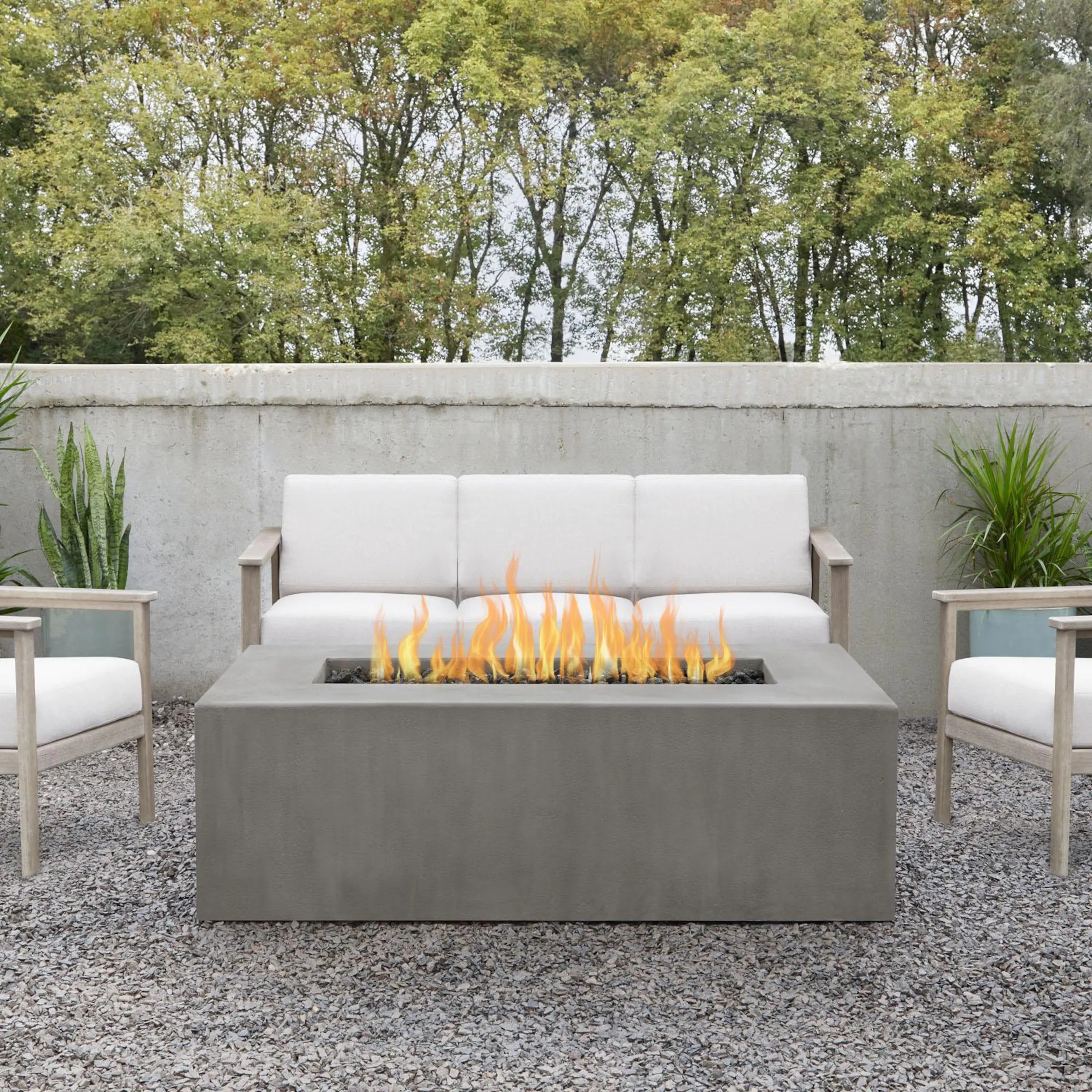 BBQGuys Signature Estes 60-Inch Rectangle Natural Gas Fire Table ...