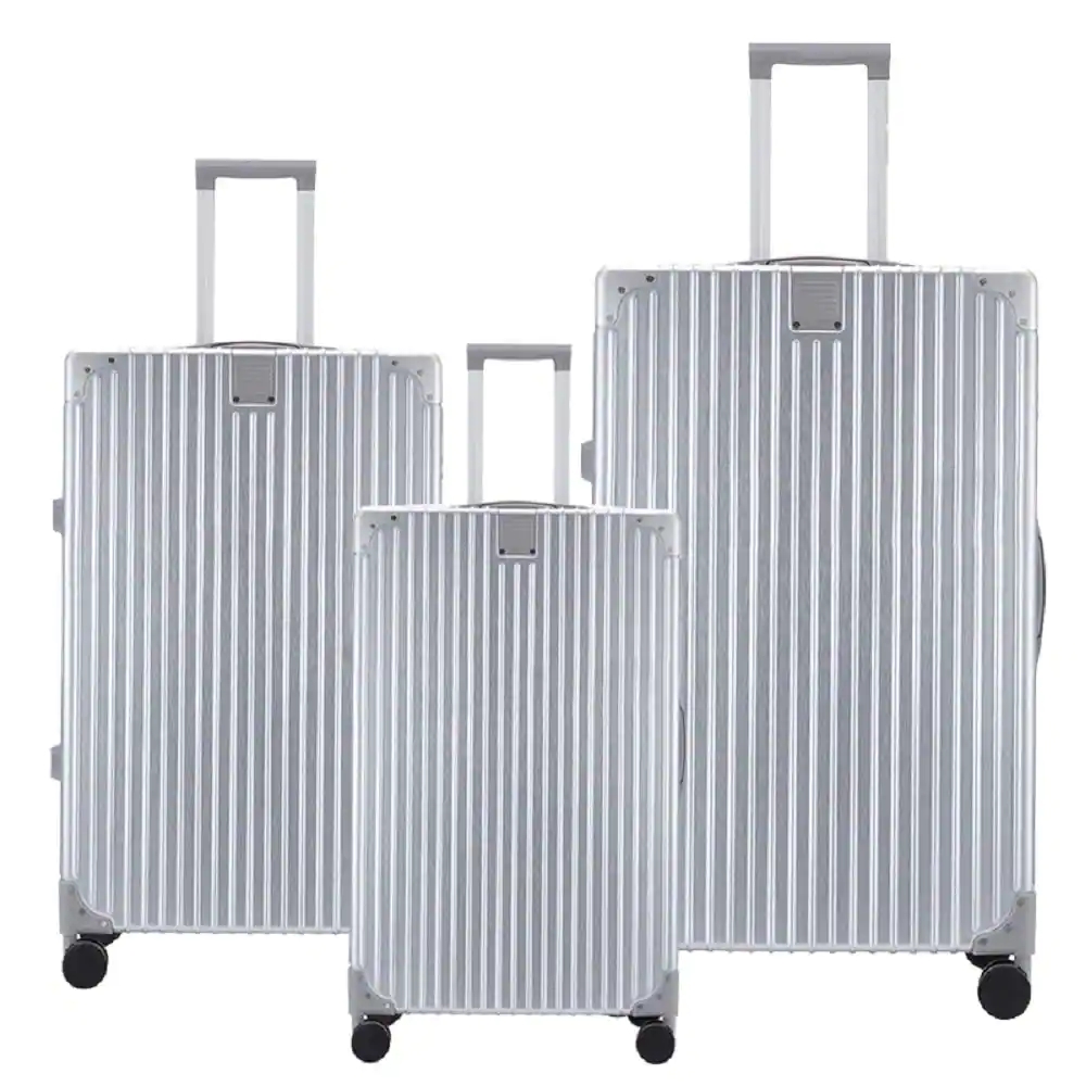 Myrtle Springs Nested Hardside Luggage Set in Shiny Silver, 3 Piece
